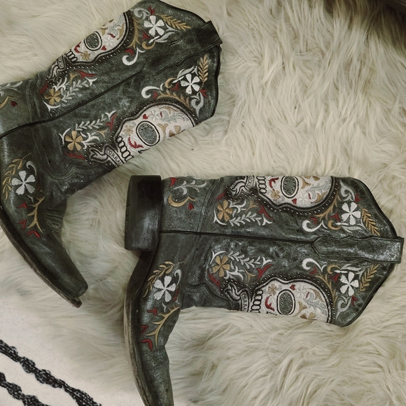 Corral Embroidered Skull Western Boots - Picture 8 of 10
